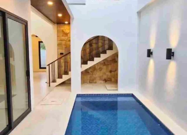 Thumb 1 SEAVIEW ROOFTOP VILLA